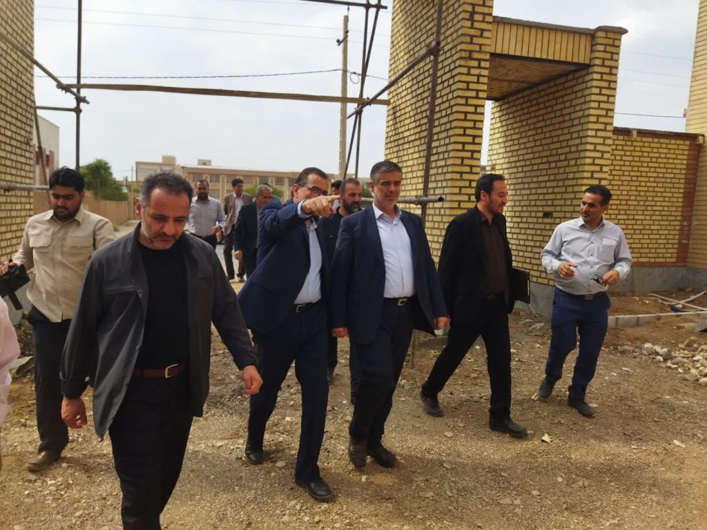 بازدید استاندار مرکزی و مدیران نوسازی مدارس دلیجان از پروژه‌های عمرانی آموزشی