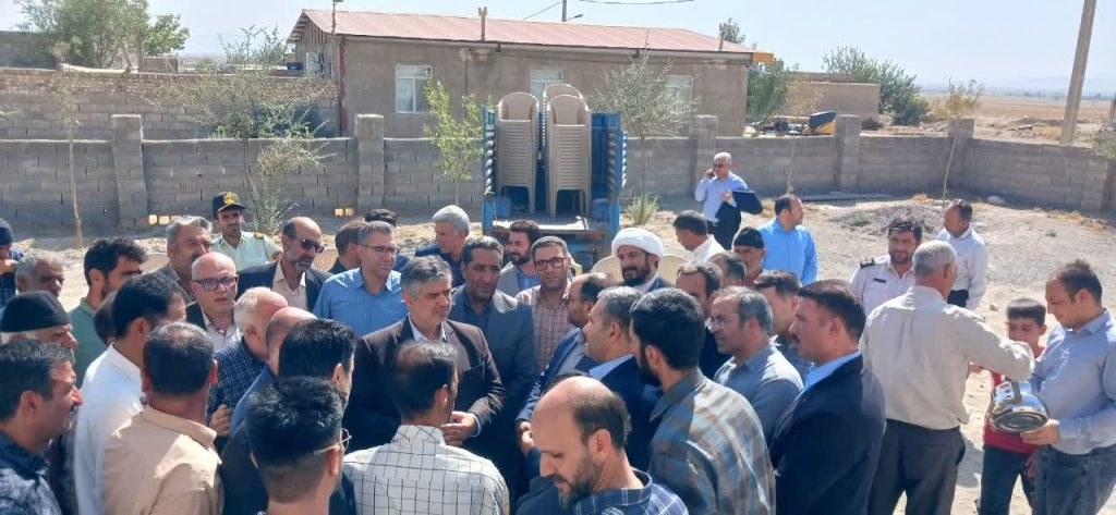 حضور استاندار مرکزی و مدیران در بهرهبرداری مدرسه سلوکلو